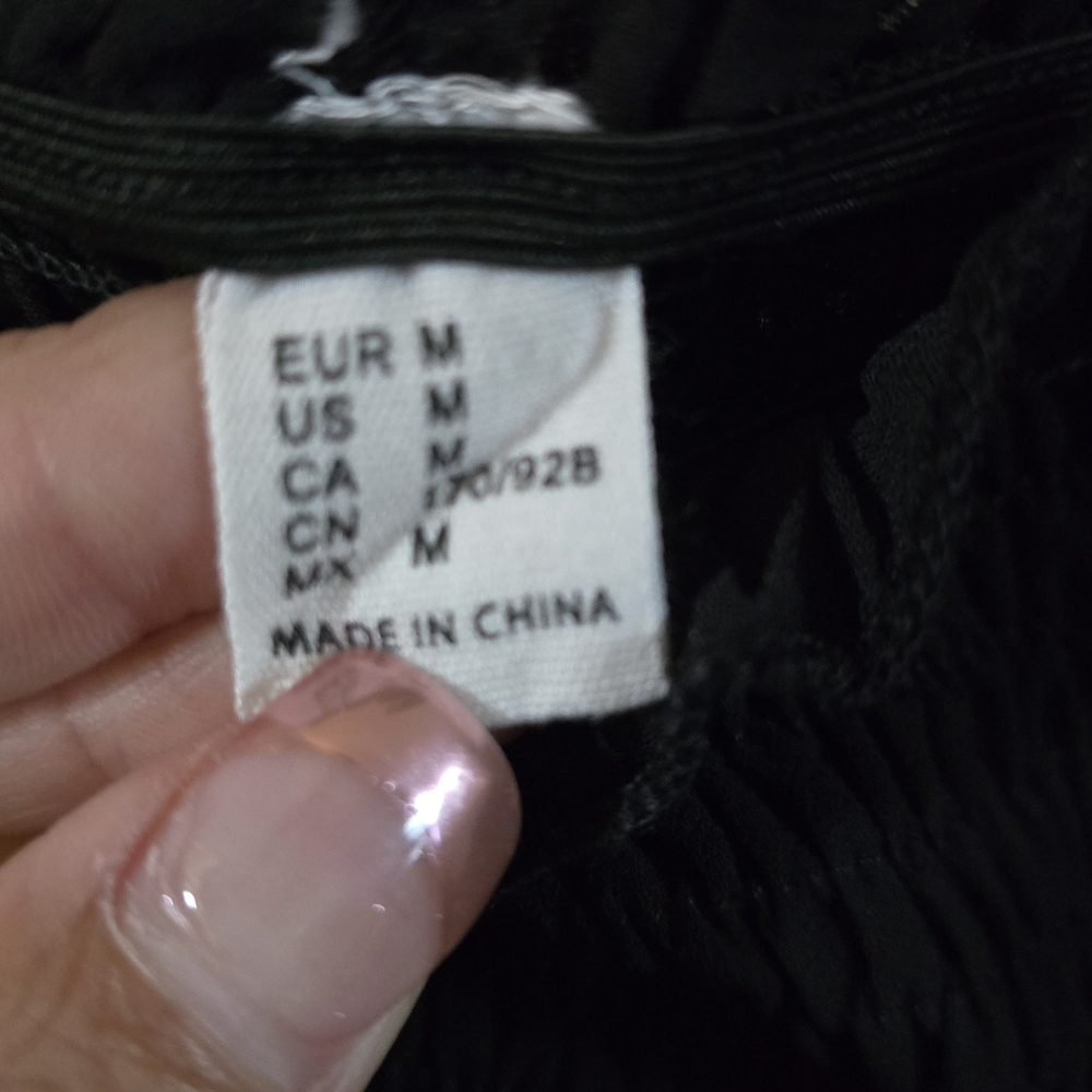 Black Garment - Picture 2 of 2
